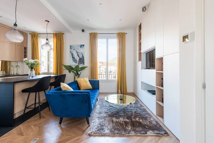 Gîte pour 2 personnes dans Bowling Acropolis Nice