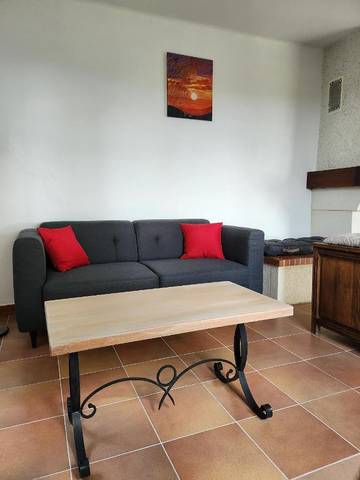 Gîte pour 10 personnes, avec jardin et vue à Montpezat-de-Quercy