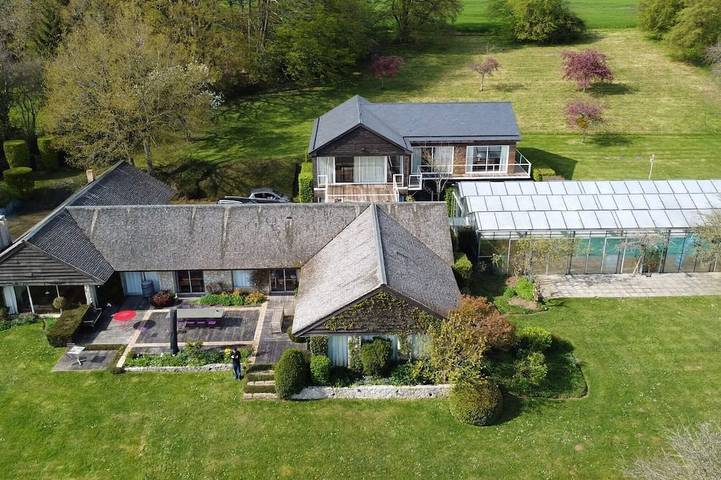 Location de vacances pour 15 personnes, avec terrasse à La Gaudaine