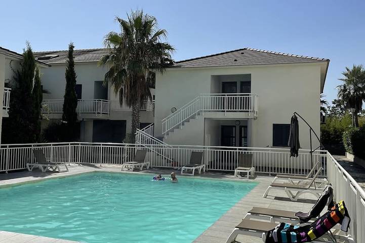 Appartement de vacances pour 4 personnes, avec piscine et balcon