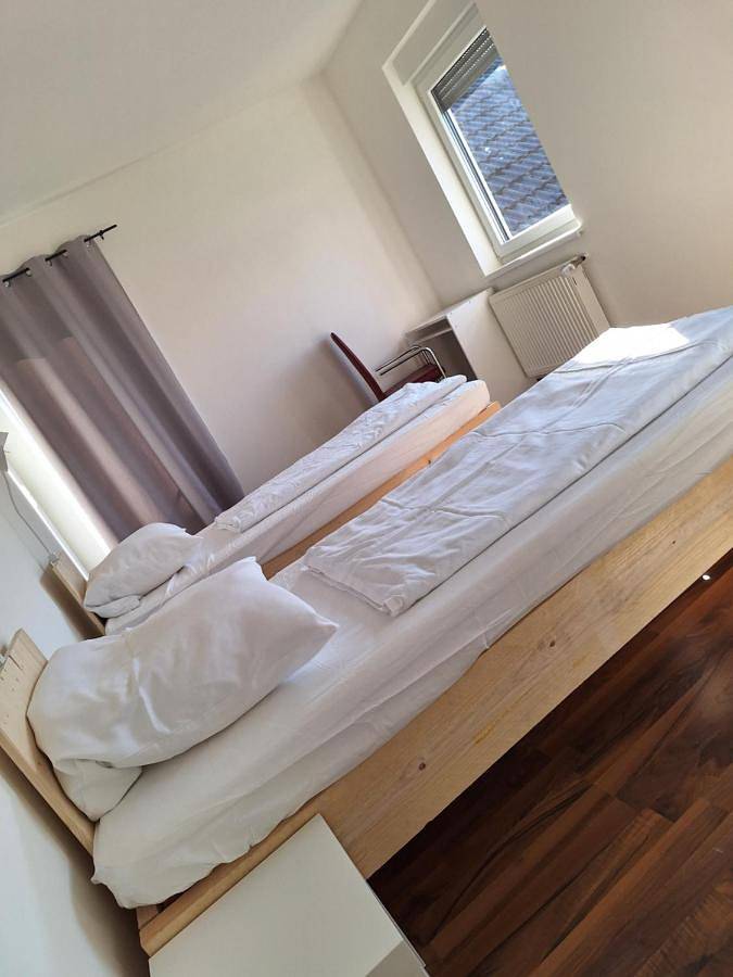 Appartement de vacances entier, Budget Double or Twin Room in Dietzenbach, Arrondissement d'Offenbach