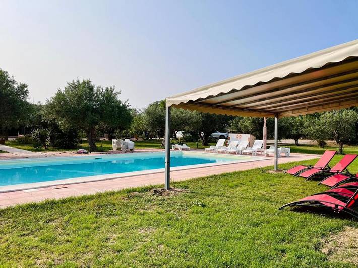B&b per 2 persone, con piscina e panorama nonché giardino, con animali domestici in Sicilia