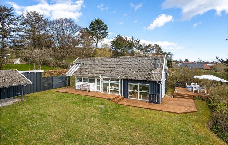Ferienhaus für 6 Personen, mit Terrasse und Whirlpool sowie Sauna und Garten, mit Haustier in Lyngsbæk Strand