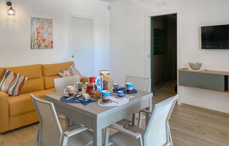 Apartamento vacacional entero, Acogedor apartamento de playa con aire acondicionado y aparcamiento cerca de Maganuco in Marina di Modica, Módica