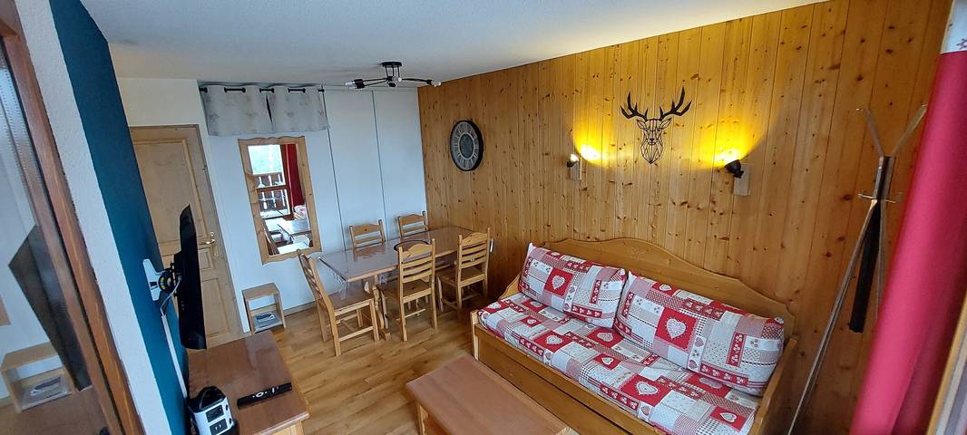 Ganze Wohnung, Ferienwohnung "Valmeinier 1800" mit Bergblick und Gemeinschaftspool in Valmeinier, Region Saint-Jean-de-Maurienne