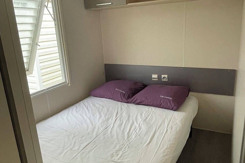 Camping sécurisé ,Mobil Home 3 Ch, grande Terrasse, à 20mn à pied de la Plage in Fréjus, Côte méditerranéenne (France)