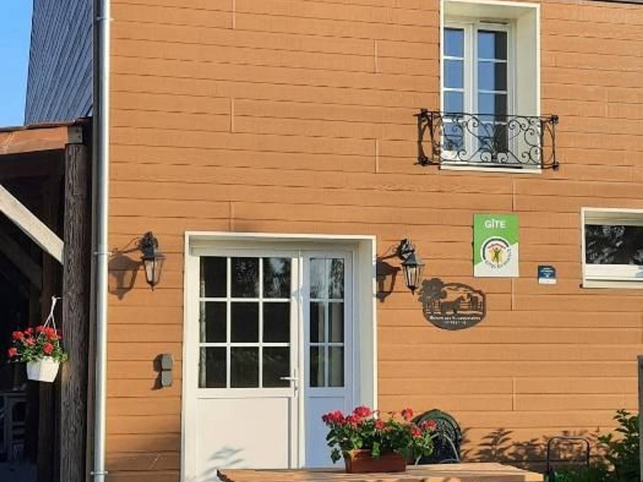 Gîte chaleureux avec jardin, accueil chevaux, proche Loire à Vélo et sites historiques in Sigloy, Vallée de la Loire