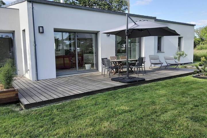 Location de vacances pour 6 personnes, avec terrasse et jardin à Péaule