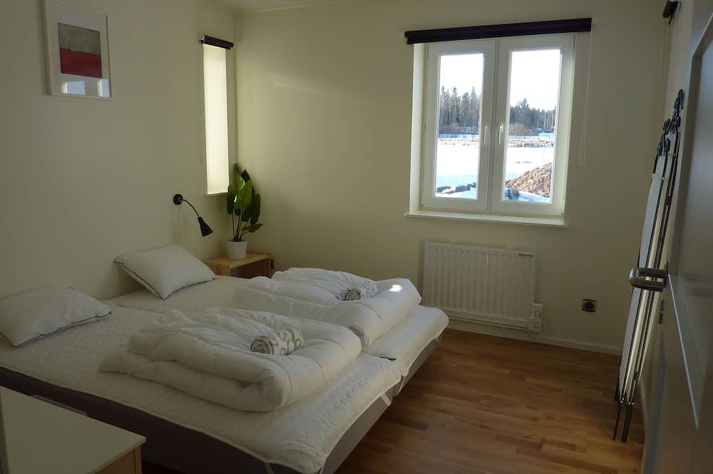 Grosse Hoch standard Ferienhaus, Sauna, Aussen Wihrlpool, boat in Filipstad, Värmland