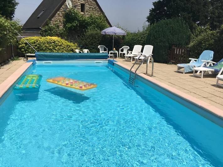 Maison de vacances pour 5 personnes, avec Balcon et Terrasse ainsi que Jardin et Piscine à Camors