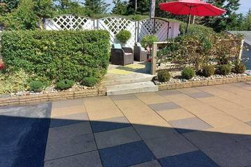 Gîte pour 4 personnes, avec jacuzzi et terrasse dans Dunglow