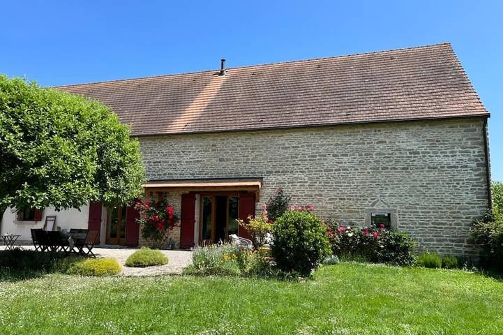 Location de vacances pour 8 personnes, avec jardin, animaux acceptés à Allerey-sur-Saône