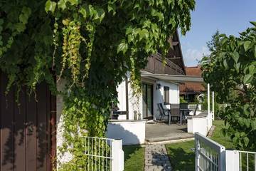 Ferienhaus für 12 Personen, mit Garten und Balkon sowie Sauna in Rhein (Deutschland)