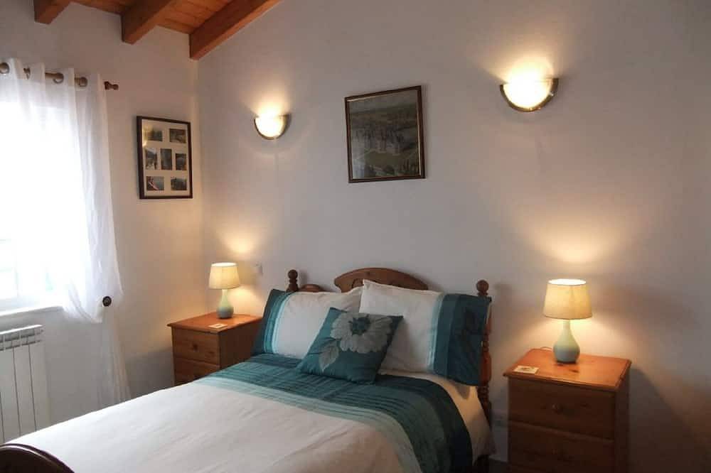 Außergewöhnliche Villa in privater Lage in Strandnähe in Arrifana, Aljezur