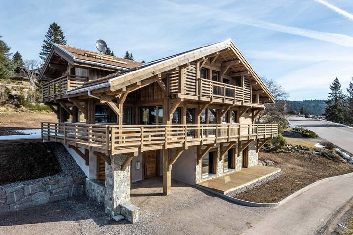 Gîte pour 14 personnes, avec terrasse et piscine, animaux acceptés à Gérardmer