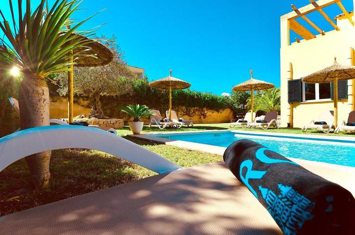 Finca für 10 Personen, mit Terrasse und Garten sowie Pool in Calas de Mallorca - 2