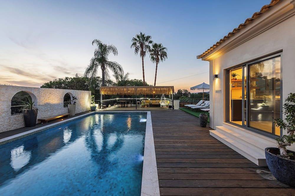 Stunning!! - Casa Chameleon - Sleeps 14 - Close to Quinta Do Lago & Vale Do Lobo in Almancil, Parque Natural da Ria Formosa