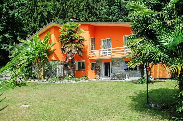 Ferienwohnung für 4 Personen, mit Pool und Garten, mit Haustier