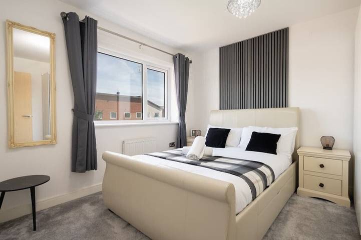 Pool Table - Coop Live Arena, Etihad & City stay in Manchester, Grand Manchester