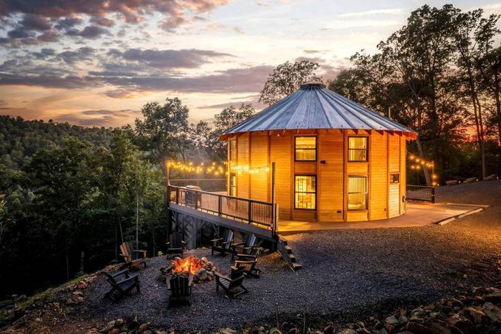 Camping para 8 personas, con jacuzzi además de terraza y jardín, Se admiten mascotas en Virginia