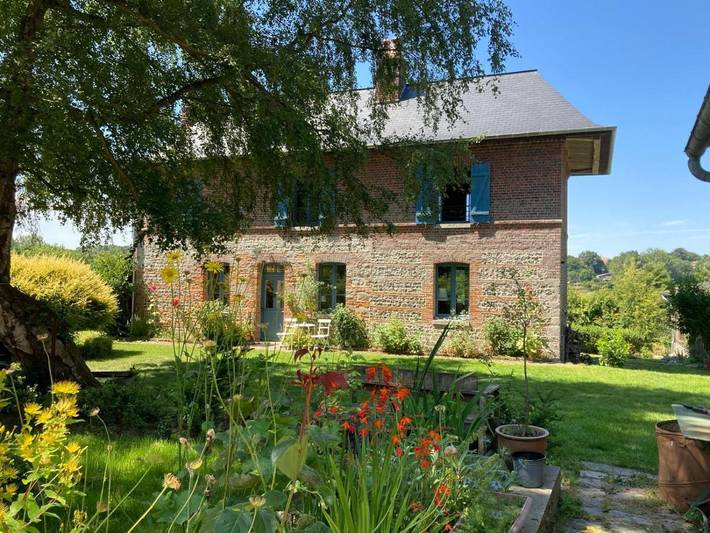 Location de vacances pour 6 personnes, avec vue ainsi que terrasse et jardin à Longueil (homonymie) - 4