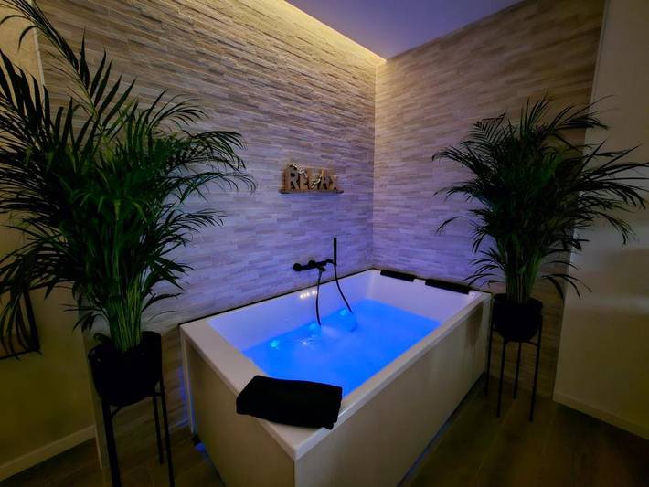 Apartamento para 3 personas, con piscina además de jacuzzi y balcón en Verona
