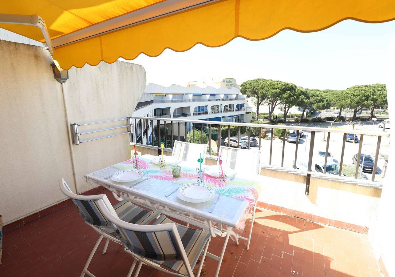 Ganzes Studio, Beautiful Port Camargue studio terrace pool parking in Port Camargue, Le Grau-du-Roi