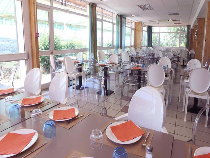 Gîte pour 6 personnes, avec terrasse, adapté aux familles à Parent - 3