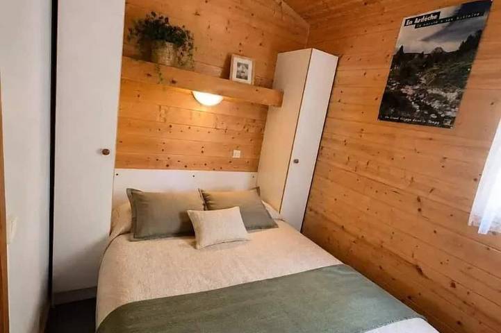 Gîte pour 5 personnes, avec terrasse, animaux acceptés à Darbres - 2