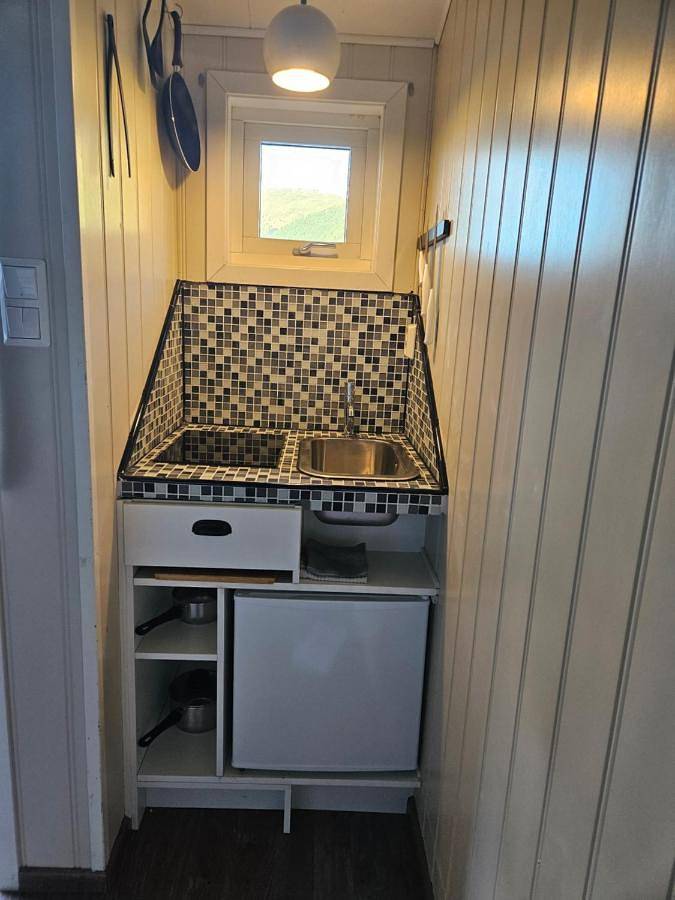 Camping für 4 Personen, mit Terrasse und Ausblick sowie Seeblick in Norwegen - 3