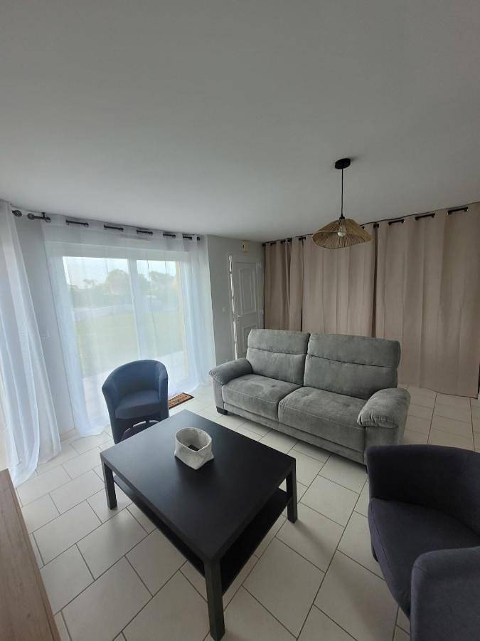 Three-Bedroom House in Guilmécourt, Région de Dieppe