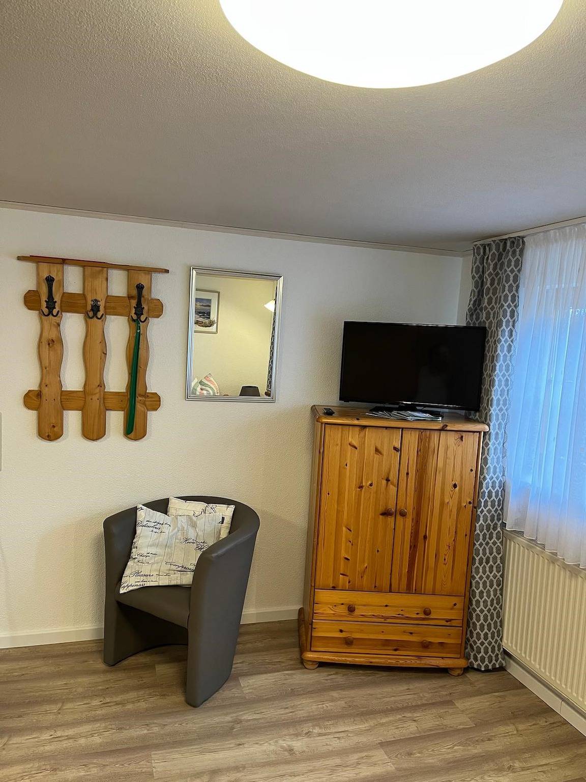 Ganze Ferienwohnung, Ferienzimmer Haus Barbara - Doppelzimmer mit Du/Wc in Allensbach, Landkreis Konstanz