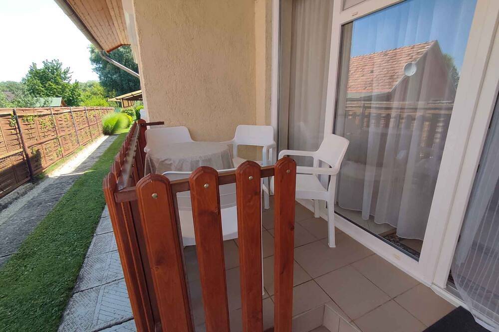 Ganze Wohnung, Ferienwohnung in der Nähe vom Strand in ruhiger Straße in Balatonszemes, Plattensee Südufer