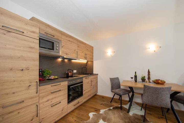 BnB für 3 Personen, mit Seeblick und Terrasse in Zell am See - 4