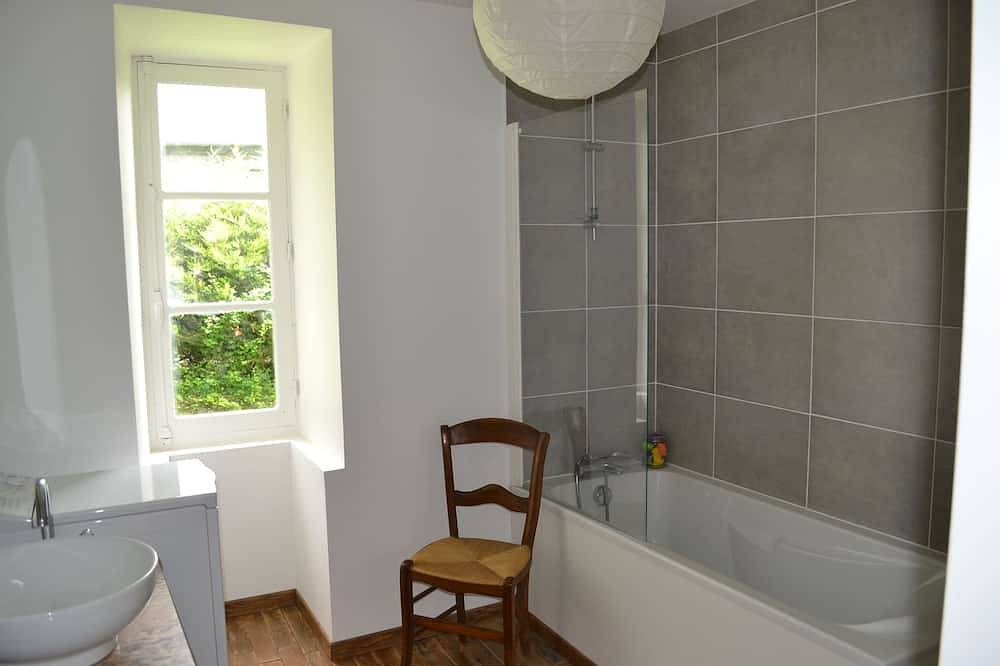 Appartement entier, Appartement neuf avec jardin à 5 min de Laruns. in Bielle (Pyrénées-Atlantiques), Béarn
