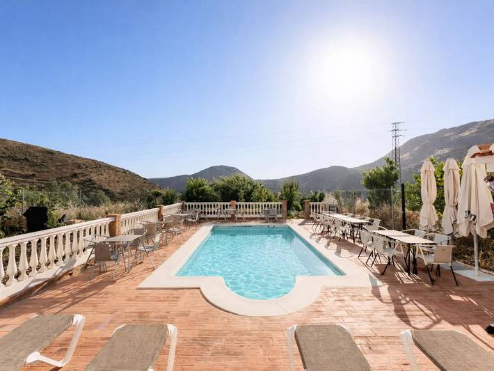 Casa rural para 16 personas, con jardín en Alcaucín - 4