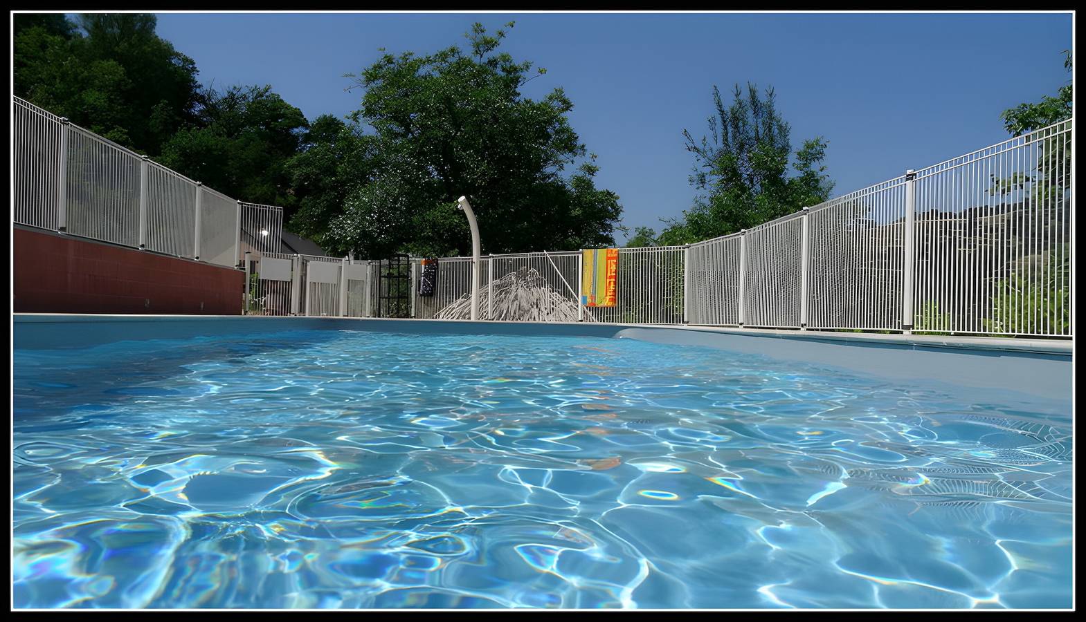 Casa de vacaciones 'La Charrue' con vistas a las montañas, piscina compartida y Wi-Fi in Villecomtal, Aveyron (desambiguación)