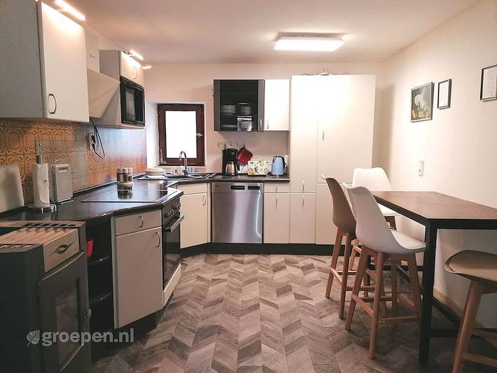 Ferienhaus für 22 Personen, mit Terrasse und Seeblick sowie Balkon/Terrasse in der Eifel - 4