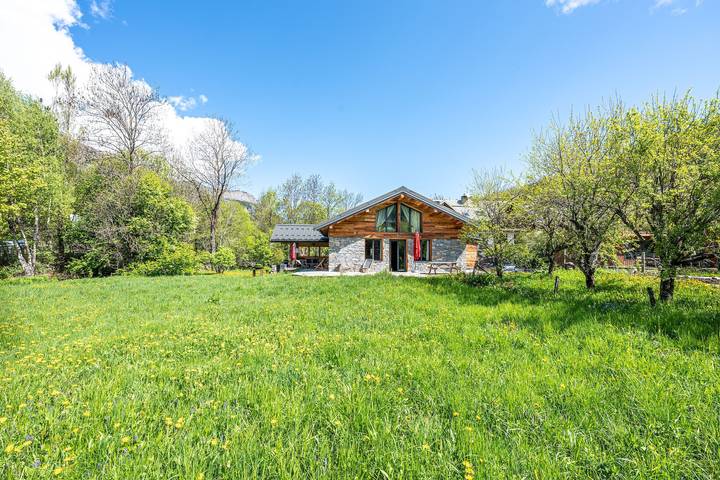 Chalet pour 10 personnes, avec jardin et sauna à Valloire