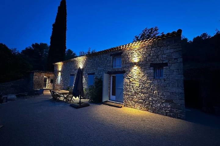 Bezauberndes Landhaus mit privatem provenzalischem Whirlpool zwischen Meer - See in Figanières, Draguignan Region