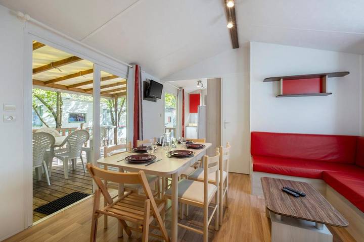 Location de vacances pour 4 personnes, avec terrasse ainsi que vue et piscine, animaux acceptés à Saint-Michel-en-l'Herm