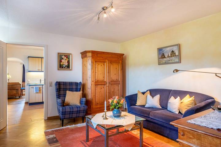 Ganze Wohnung, Ferienwohnung 'Im Sägegässle' mit Bergblick, privater Terrasse und Wi-Fi in Badenweiler, Südschwarzwald