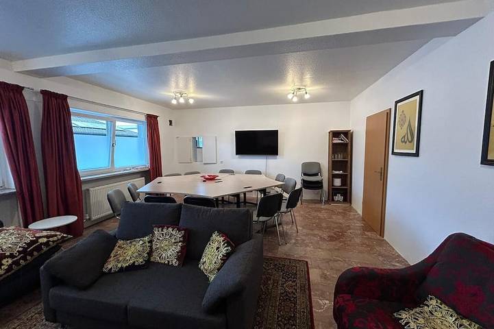 Ferienhaus für 24 Personen, mit Balkon und Garten in Breuberg