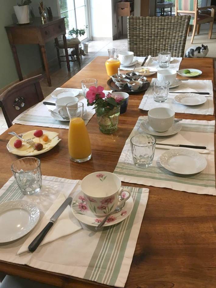 Location de vacances pour 2 personnes, avec jardin ainsi que vue et terrasse à L'Houmeau - 4