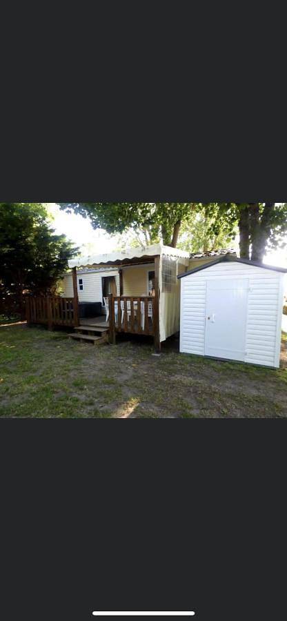 Camping pour 6 personnes, avec Jacuzzi et Terrasse ainsi que Jardin et Piscine