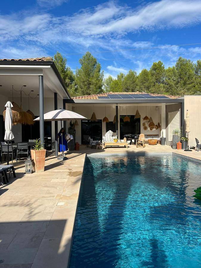 Villa pour 4 personnes, avec Terrasse et Jardin ainsi que Piscine et Vue