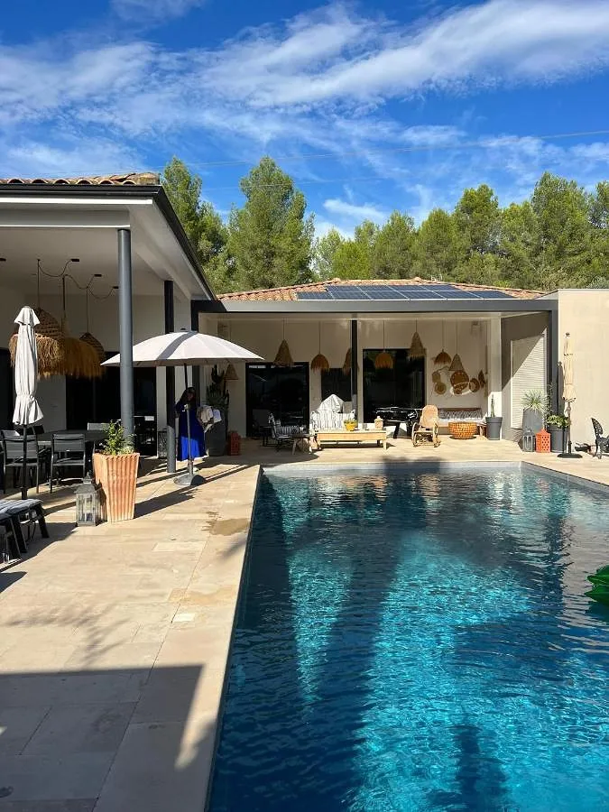 Chalet para 4 personas, con jardín además de piscina y vistas - 1