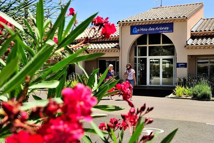 Gîte pour 8 personnes, avec piscine, animaux acceptés à Mouriès - 3