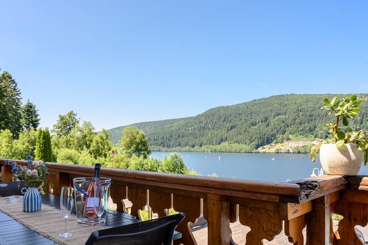 Ferienwohnung für 6 Personen, mit Balkon und Garten sowie Kinderpool und Seeblick in Lothringen - 2