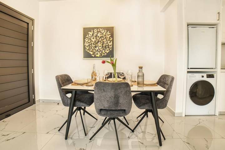 Ferienwohnung für 2 Personen, mit Terrasse und Ausblick in Paphos - 2